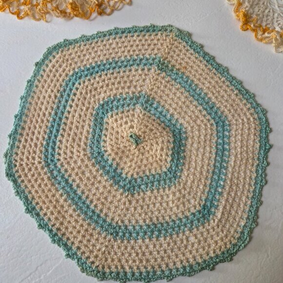 Ivory Crochet Table Cover - Picture 9 of 17
